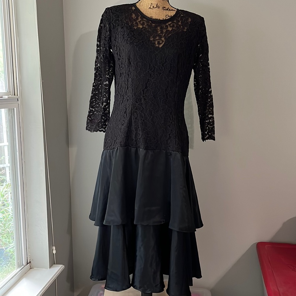 Vintage 80’s Lace and Satin dress size 10/12